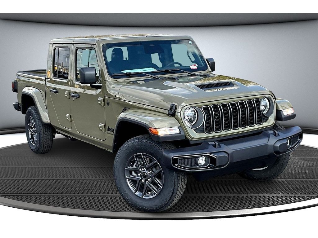 New 2026 Jeep Gladiator Sport S Pickup