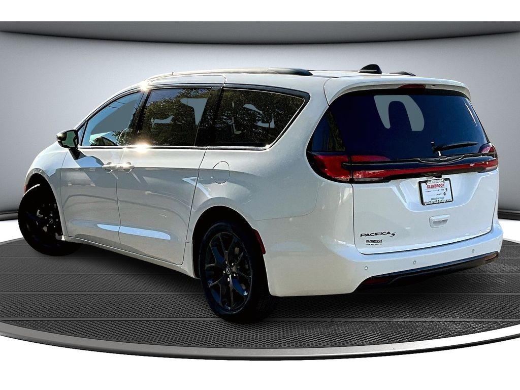 New 2026 Chrysler Pacifica Select Passenger Van