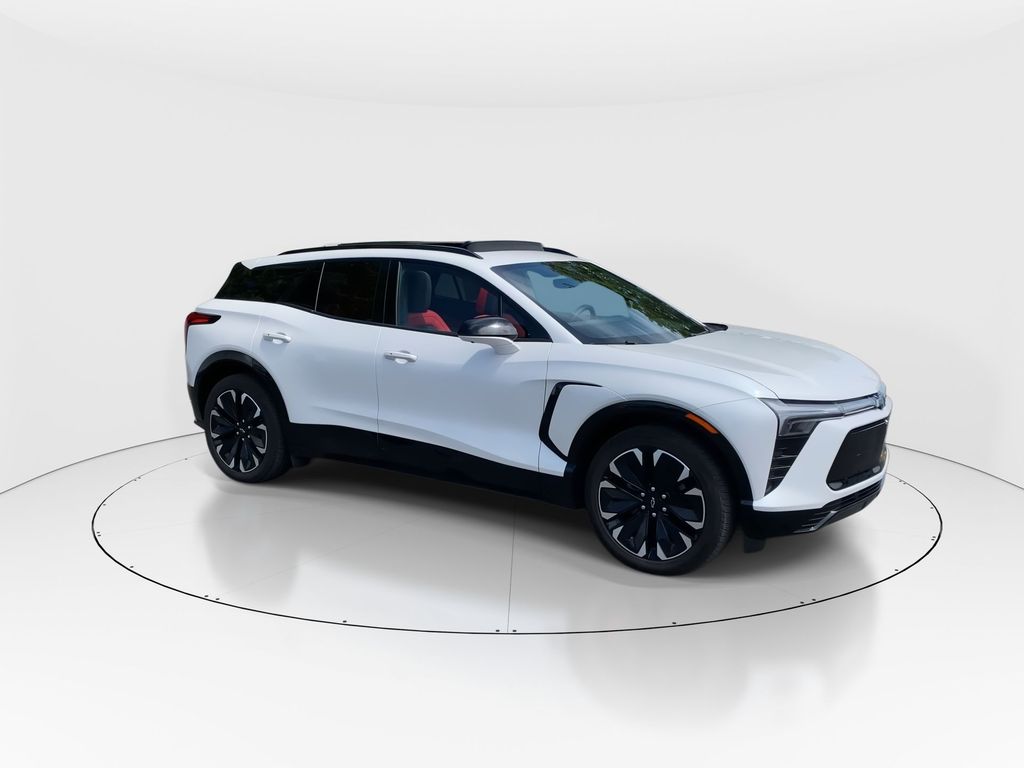 Used 2024 Chevrolet Blazer EV RS with VIN 3GNKDHRK9RS215499 for sale in Fort Wayne, IN