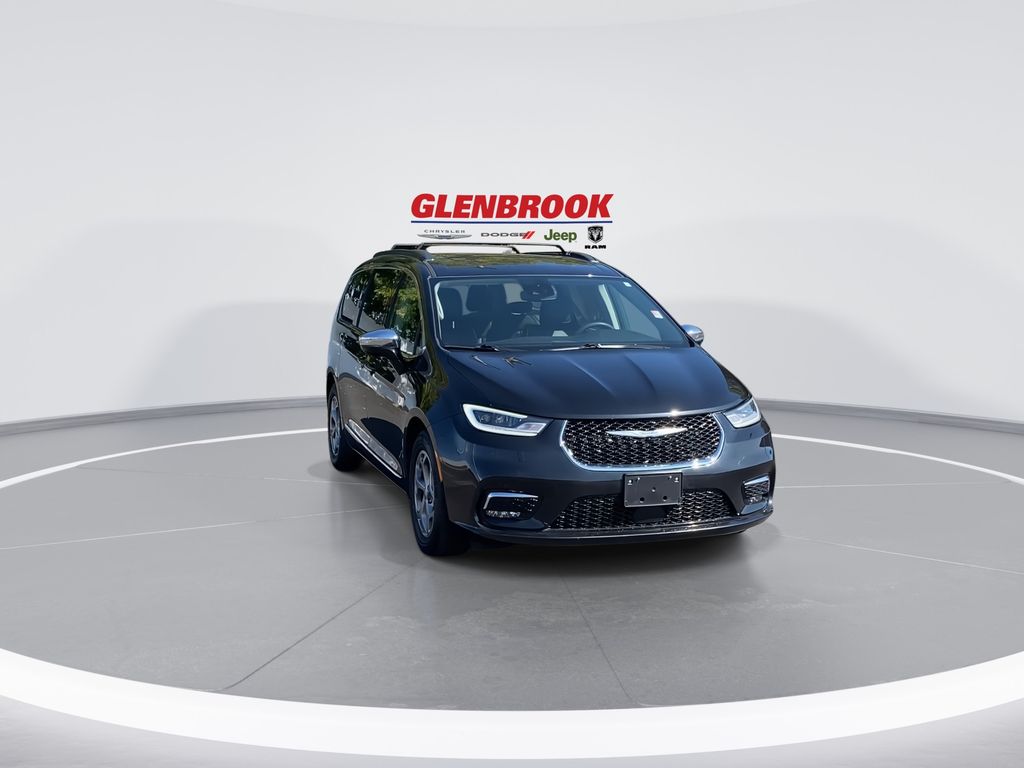 2023 Chrysler Pacifica Limited photo 2