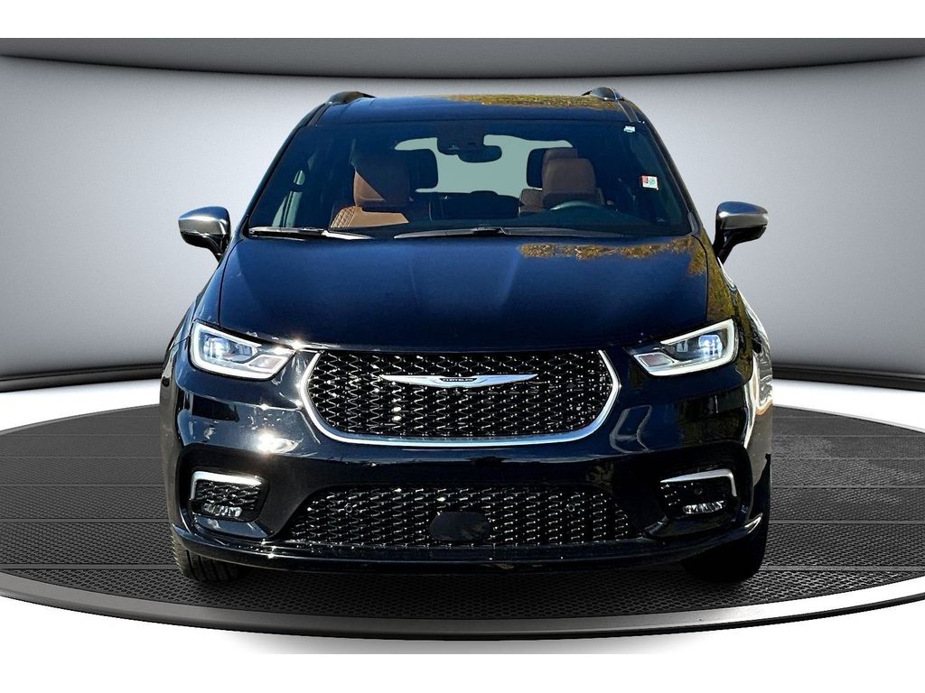 2024 Chrysler Pacifica Pinnacle photo 3