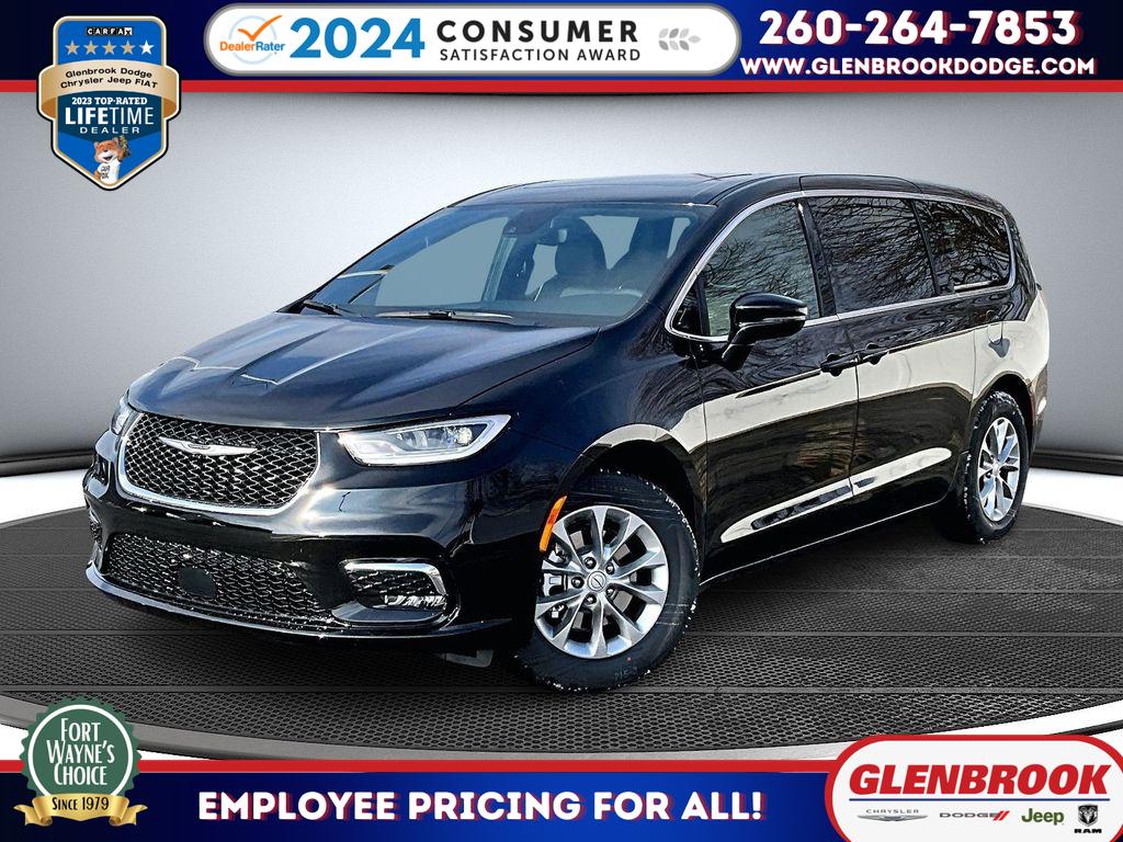 2026 Chrysler Pacifica Limited's photo