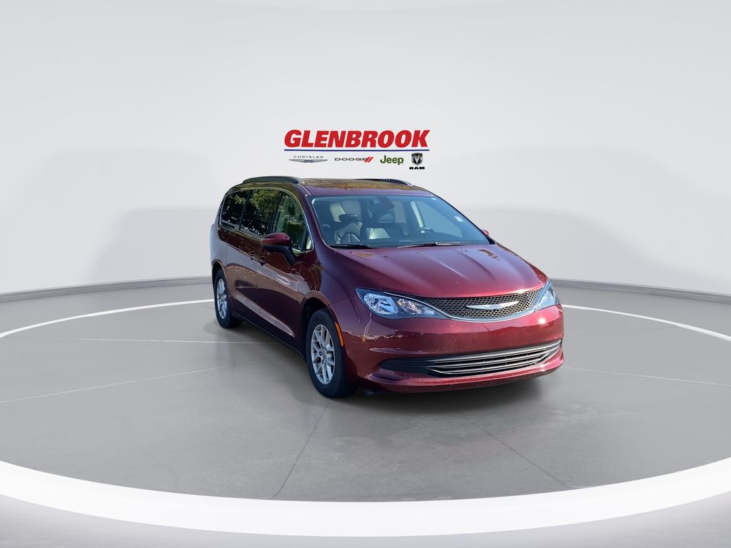 2020 Chrysler Voyager LXi photo 2