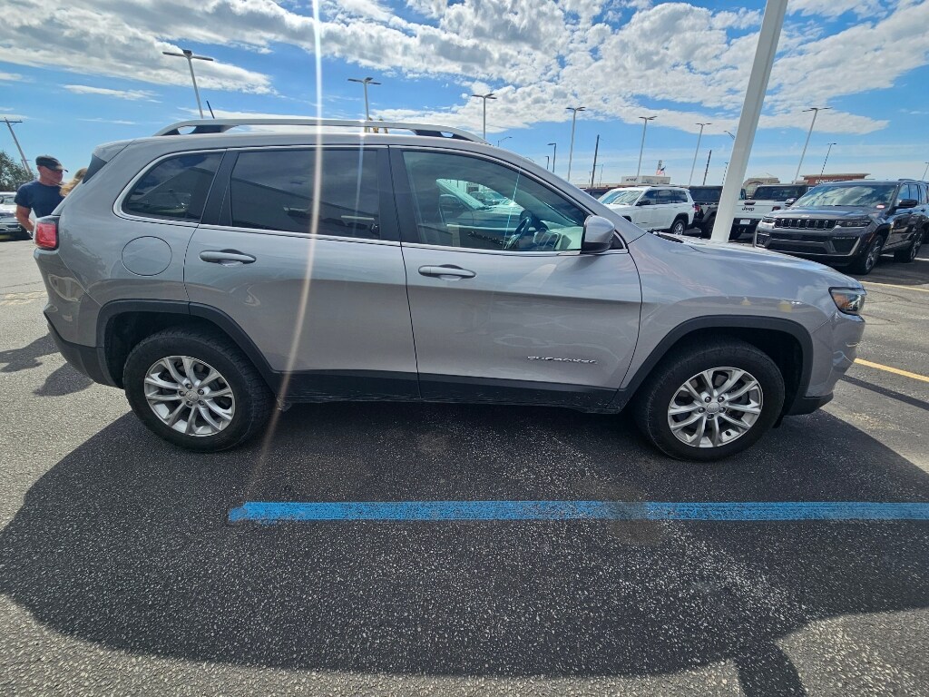 Used 2019 Jeep Cherokee Latitude Sport Utility