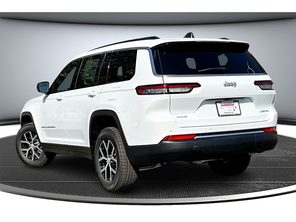 2025 Jeep Grand Cherokee Limited photo 3