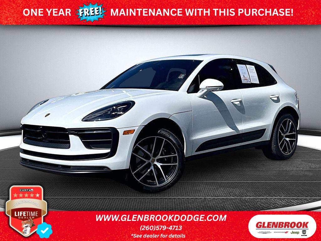 2026 Porsche Macan -'s photo