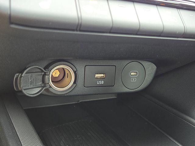 2025 Hyundai Elantra SEL - Photo 15