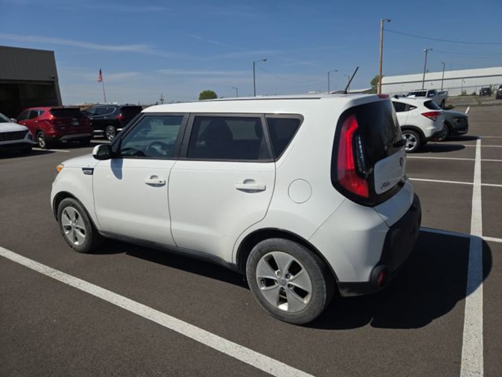 Used 2015 Kia Soul Base FWD Hatchback