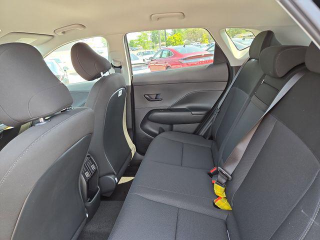 2025 Hyundai Kona SEL - Photo 27