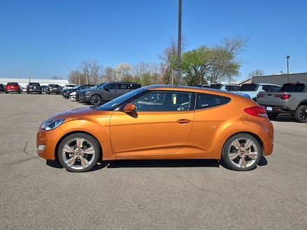 2016 Hyundai Veloster Base Hatchback
