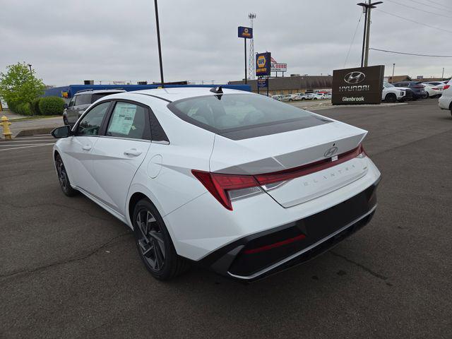 2025 Hyundai Elantra Limited - Photo 7