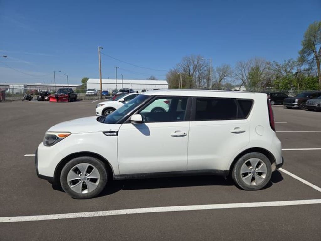 Used 2015 Kia Soul Base FWD Hatchback