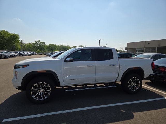 2023 GMC Canyon 4WD Denali Crew Cab Short Box's photo