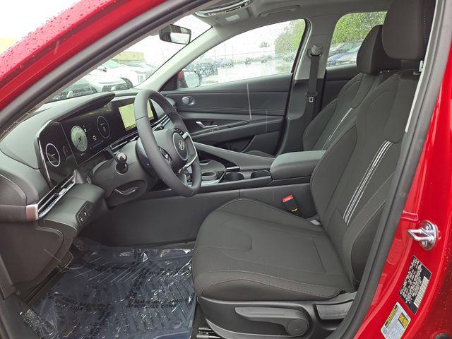 2025 Hyundai Elantra SEL - Photo 24