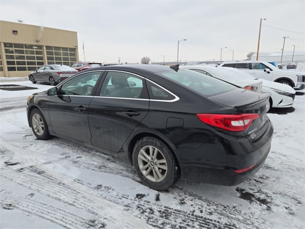 Used 2015 Hyundai Sonata SE Sedan