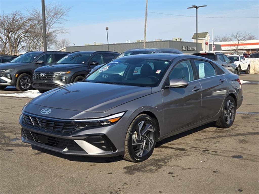 Used 2024 Hyundai Elantra Limited Sedan