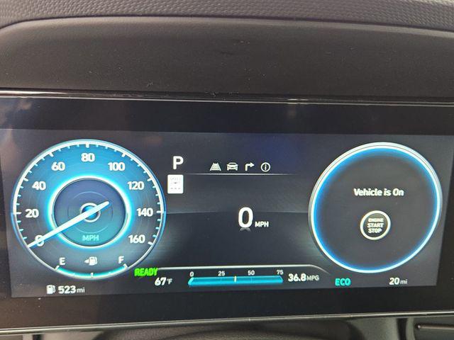 2025 Hyundai Elantra Limited - Photo 8