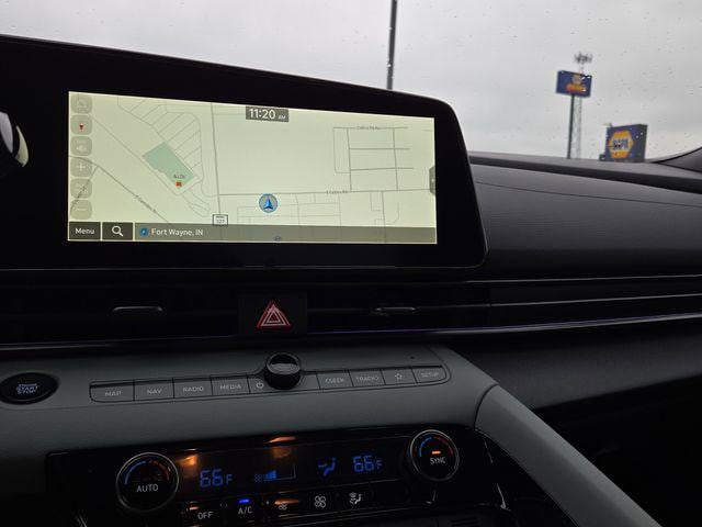 2025 Hyundai Elantra Limited - Photo 10