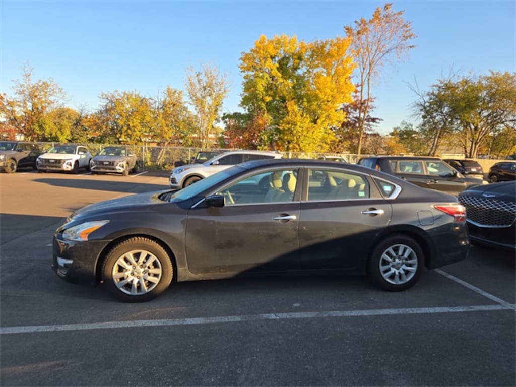 Used 2014 Nissan Altima 2.5 Sedan