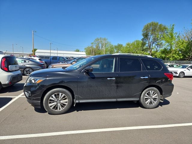 2020 Nissan Pathfinder S 2WD's photo