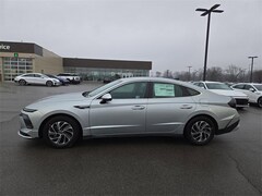 2026 Hyundai Sonata Hybrid Blue Sedan