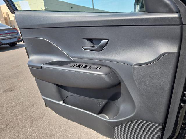 2025 Hyundai Kona SEL - Photo 22