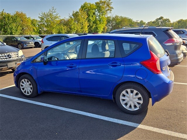 2016 Nissan Versa Note SV photo 2