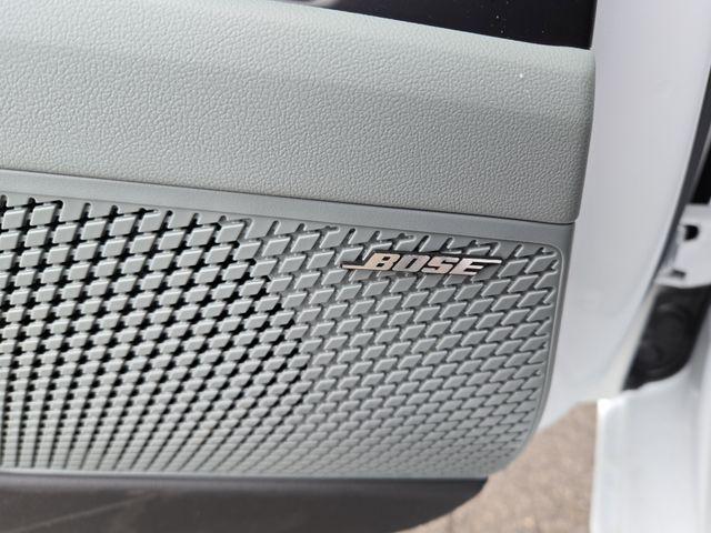 2025 Hyundai Elantra Limited - Photo 24