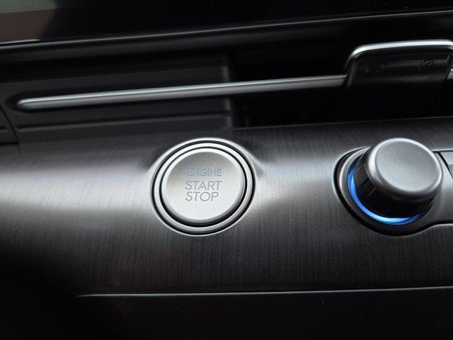 2025 Hyundai Kona SEL - Photo 10