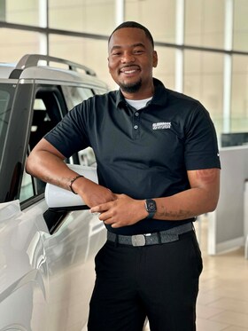 Staff member Argentry Holland from ID_cbcd95629874