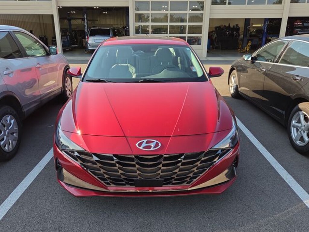 Used 2023 Hyundai Elantra Limited Sedan