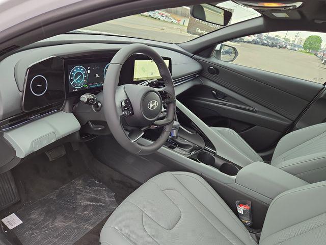 2025 Hyundai Elantra Limited - Photo 26
