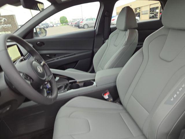 2025 Hyundai Elantra Limited - Photo 27