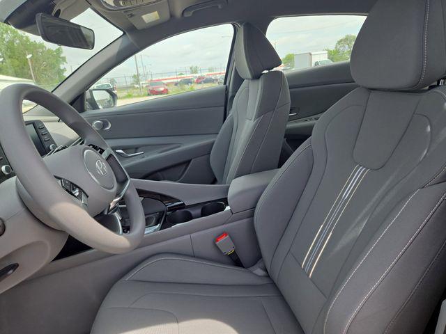2025 Hyundai Elantra Blue - Photo 25