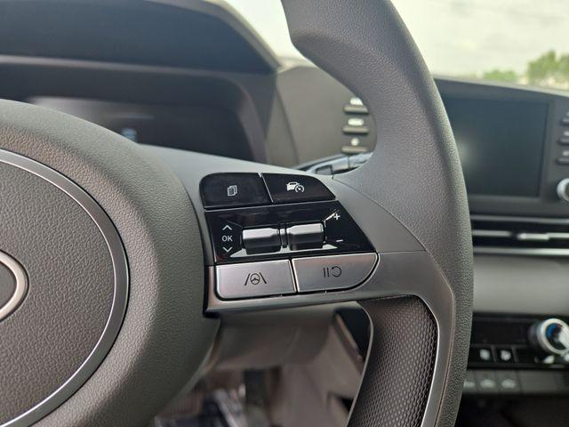 2025 Hyundai Elantra Blue - Photo 18