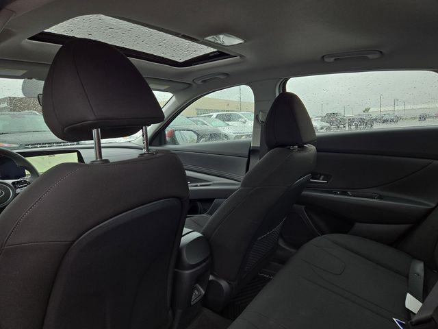 2025 Hyundai Elantra SEL - Photo 30