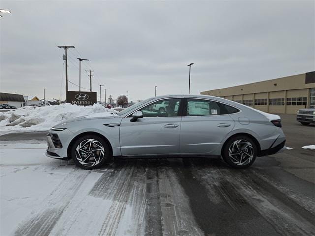 2026 Hyundai Sonata SEL's photo