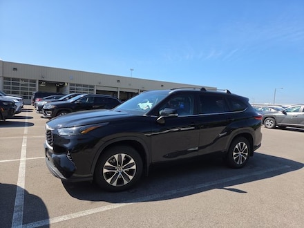 2023 Toyota Highlander XLE SUV
