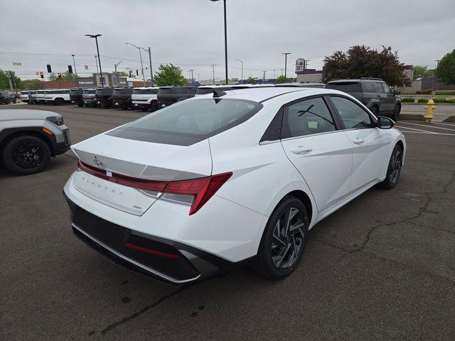 2025 Hyundai Elantra Limited - Photo 6