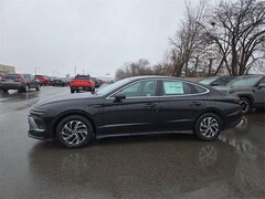 2026 Hyundai Sonata Hybrid Blue Sedan