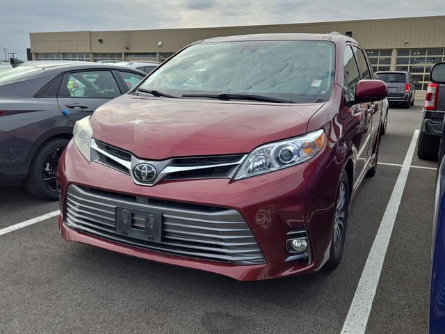 2018 Toyota Sienna XLE Premium