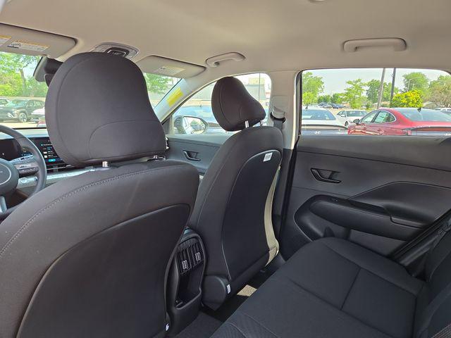 2025 Hyundai Kona SEL - Photo 28
