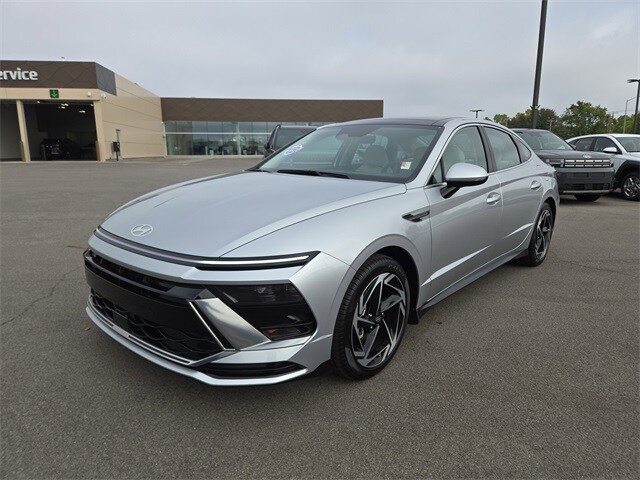 2024 Hyundai Sonata SEL Convenience photo 2