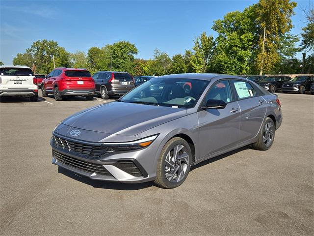 2025 Hyundai Elantra SEL Sport photo 2