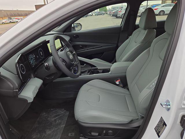 2025 Hyundai Elantra Limited - Photo 25