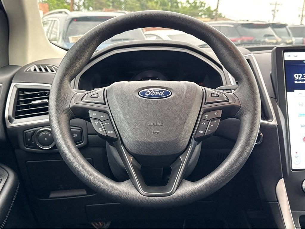 2024 Ford Edge SE - Photo 15