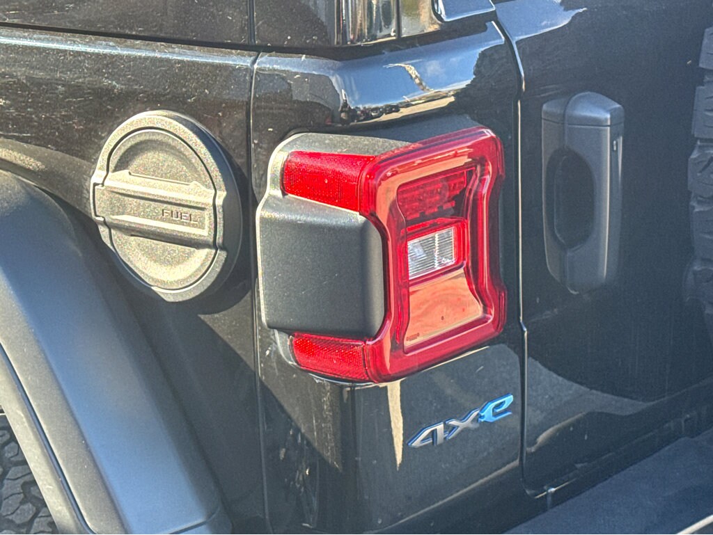 2021 Jeep Wrangler 4xe Unlimited Rubicon photo 3