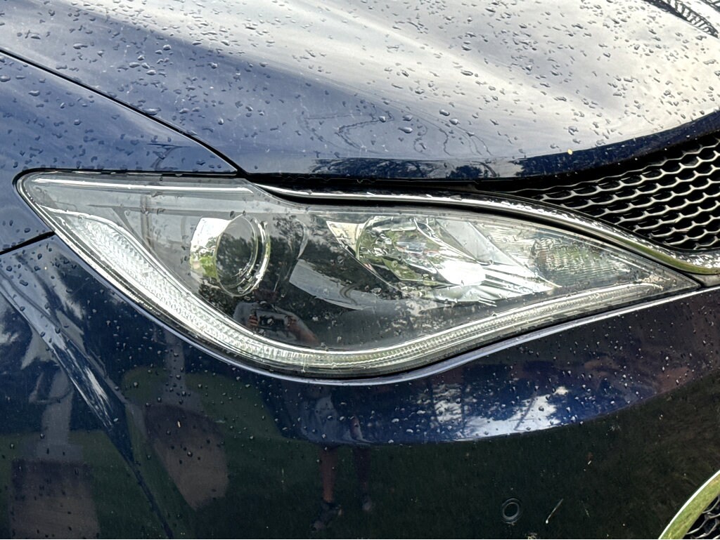 2018 Chrysler Pacifica Limited photo 3