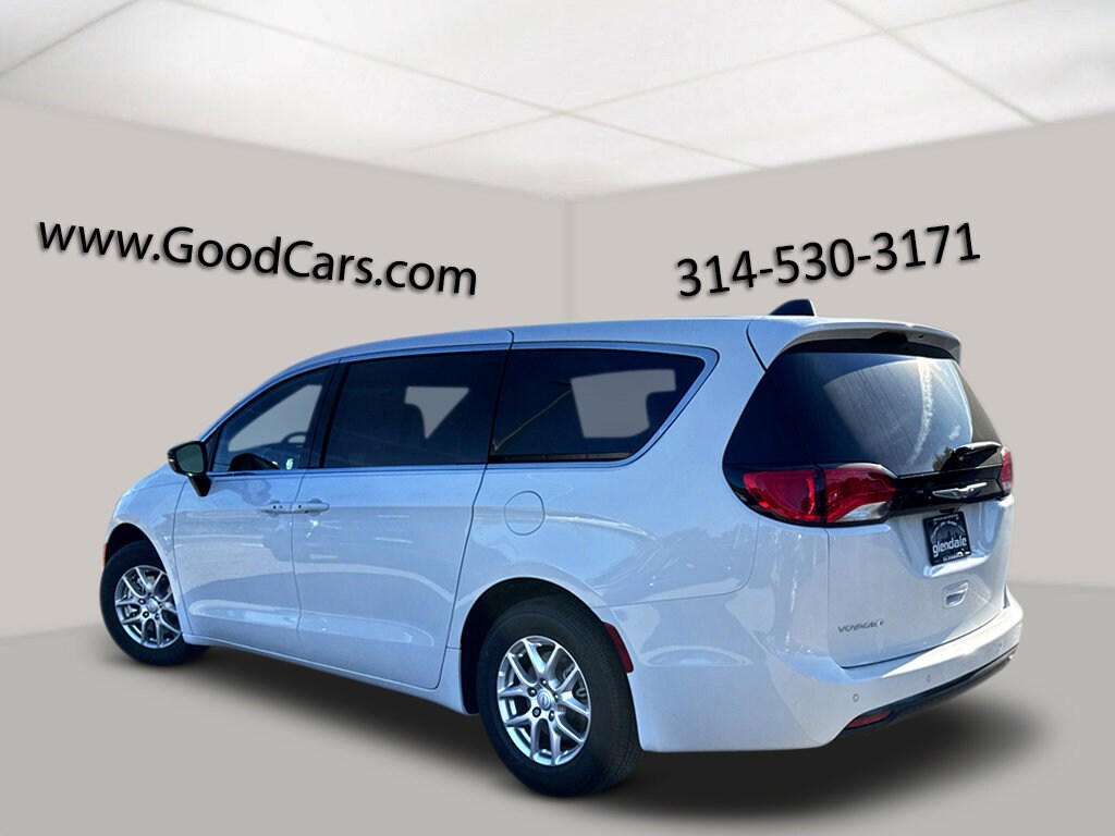 2026 Chrysler Voyager LX photo 4