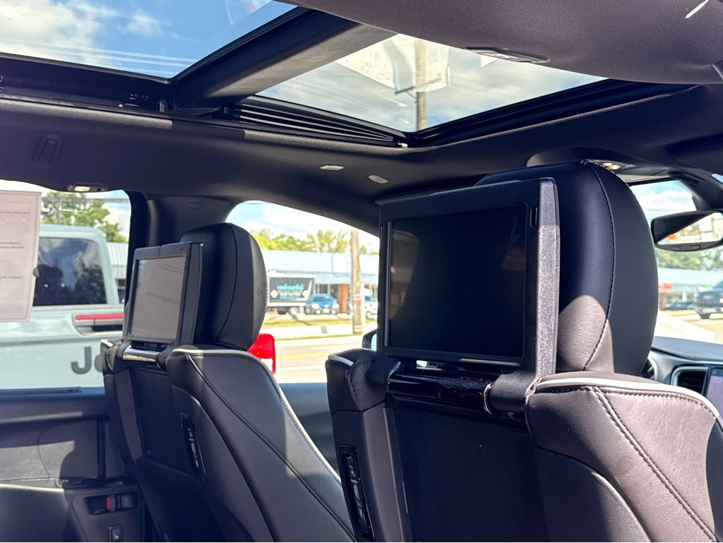 2026 Chrysler Pacifica Limited - Photo 11